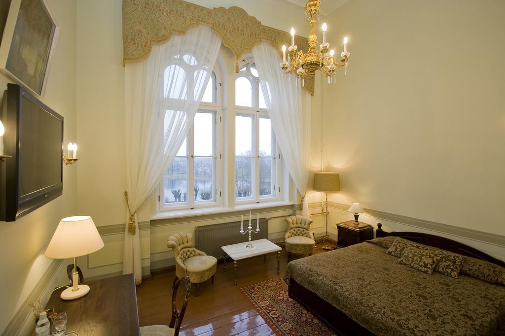 Birinu Pils Hotel Bīriņi Buitenkant foto