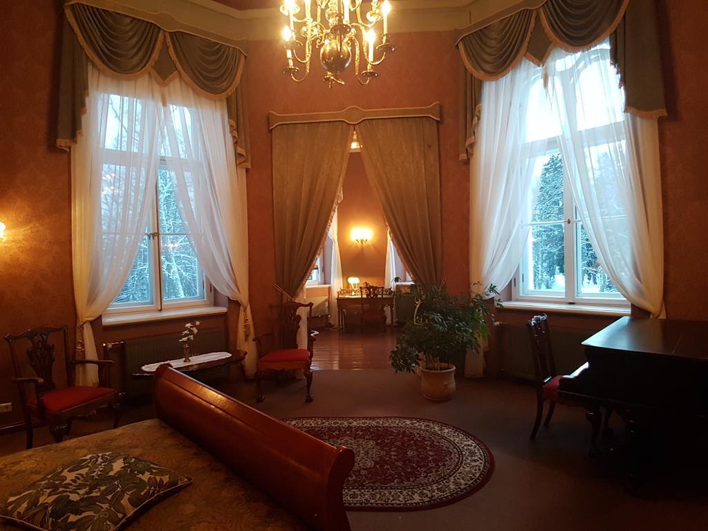 Birinu Pils Hotel Bīriņi Buitenkant foto