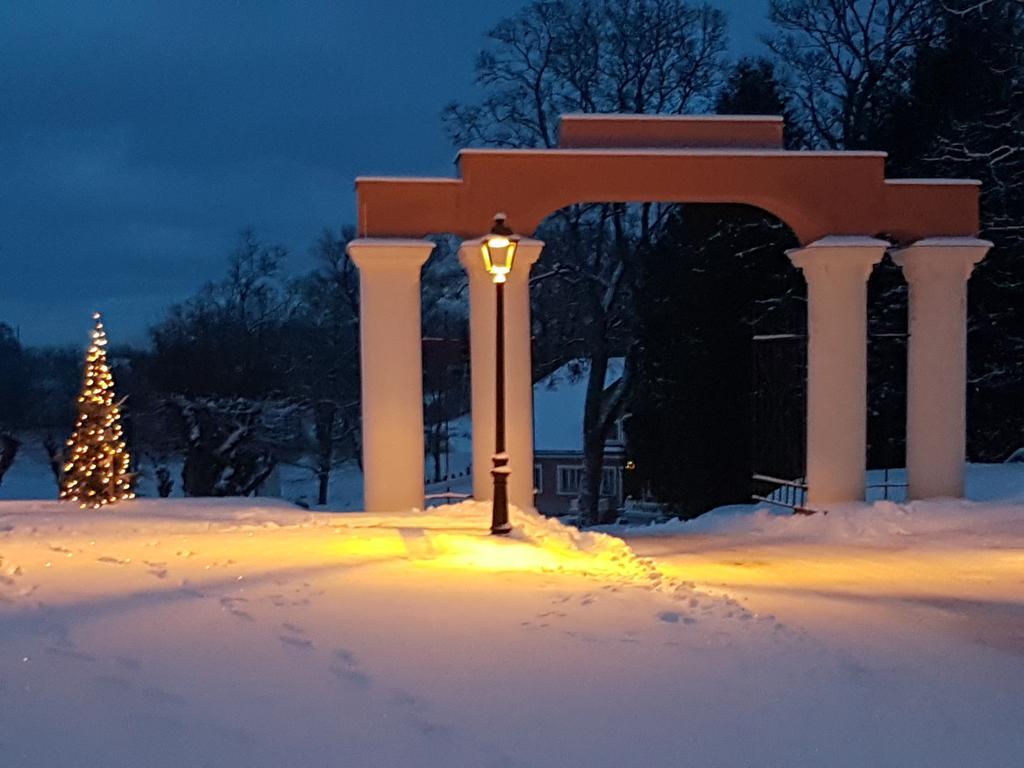 Birinu Pils Hotel Bīriņi Buitenkant foto