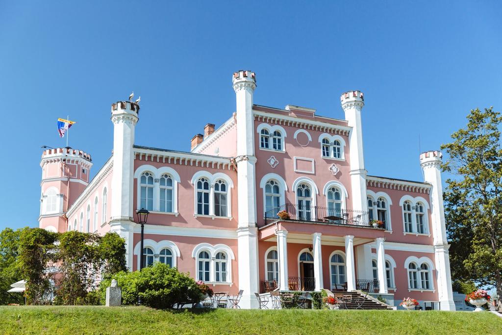 Birinu Pils Hotel Bīriņi Buitenkant foto