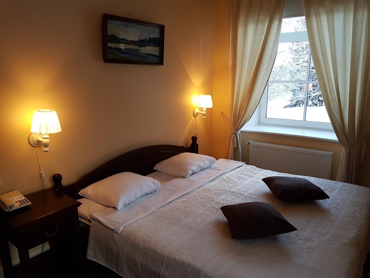 Birinu Pils Hotel Bīriņi Buitenkant foto